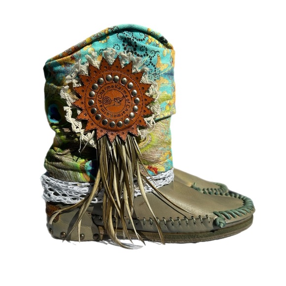 Karma Of Charme Green/Blue Leather Boho/Moccasin Boots with Accents Size 36. - Picture 3 of 16